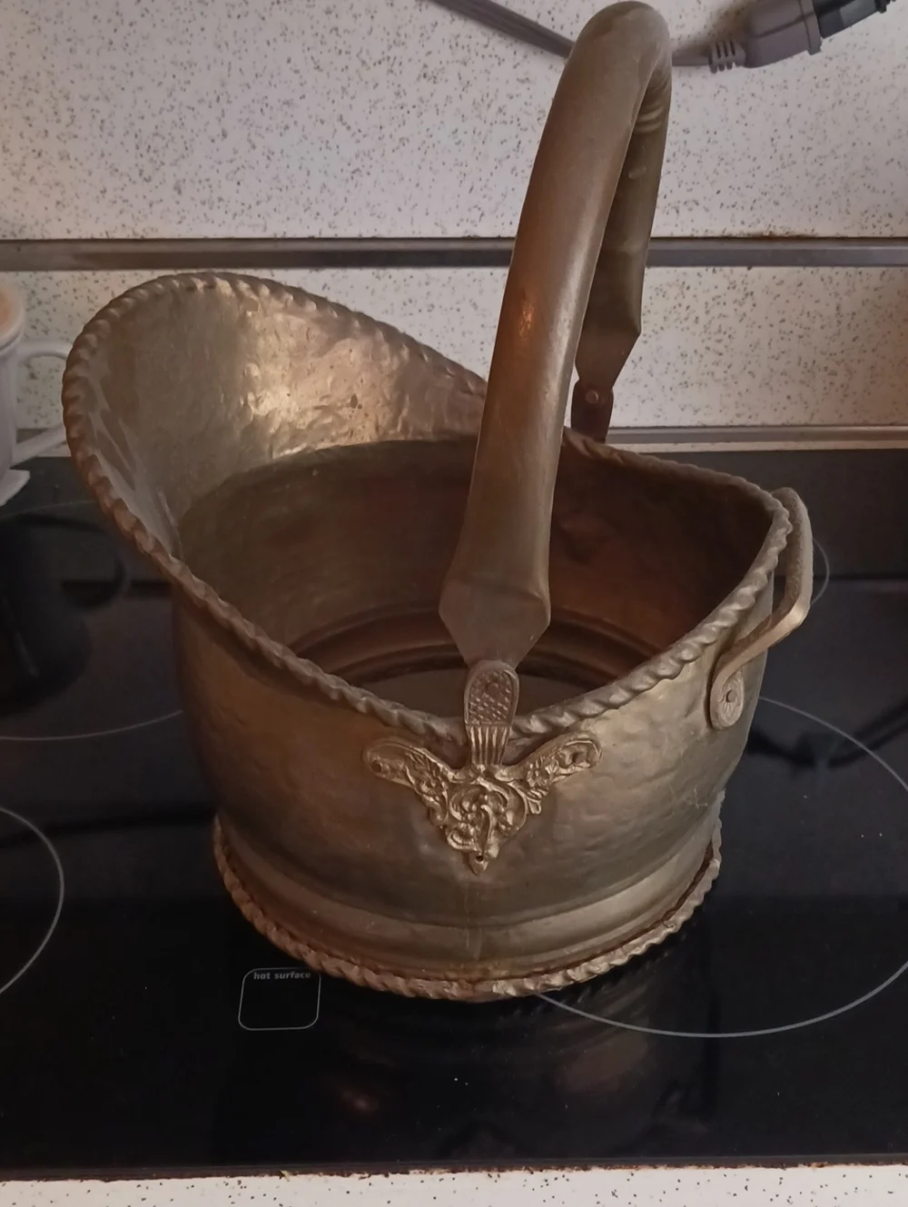 Antique-Style Brass Decorative Coal Scuttle Bucket with Handle - Gold
